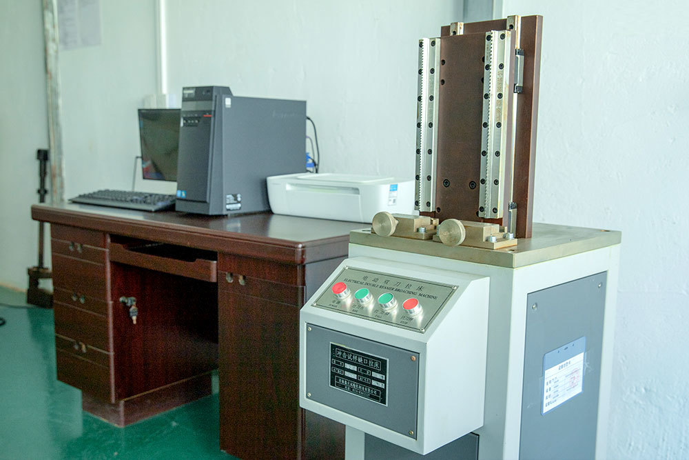 Notched Bar Impact Test Machine