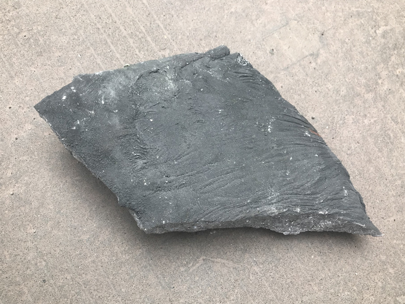 微碳铬铁自然块