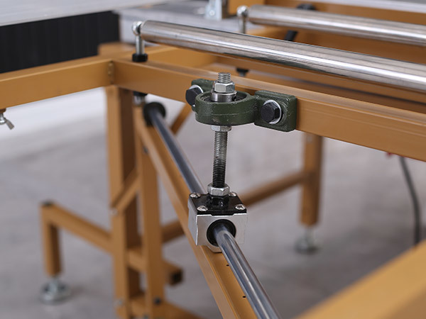 WJ300 saw table