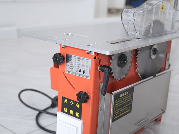 Manual saw head