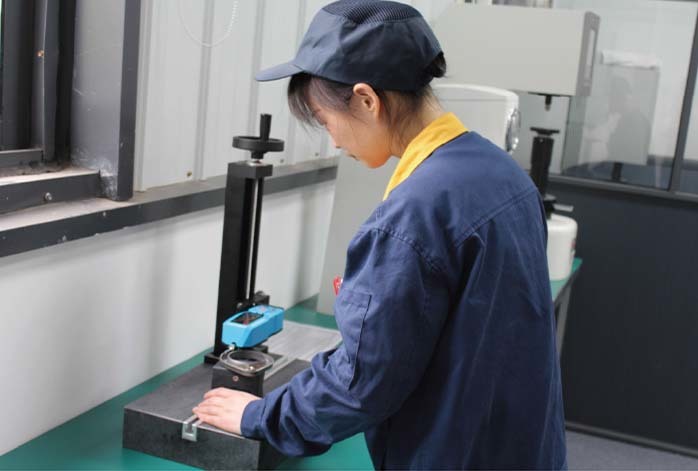粗さ測定器