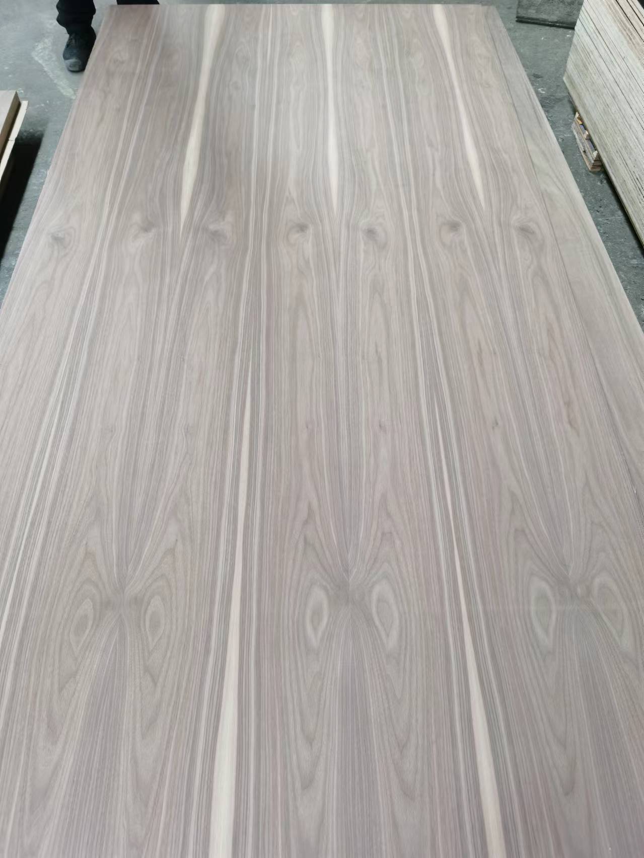 Walnut fancy plywood