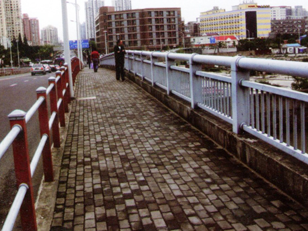 Glass steel bridge railing