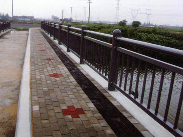 Glass steel bridge railing