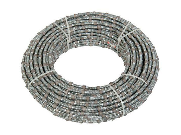 Reinforced concrete cutting rope saw