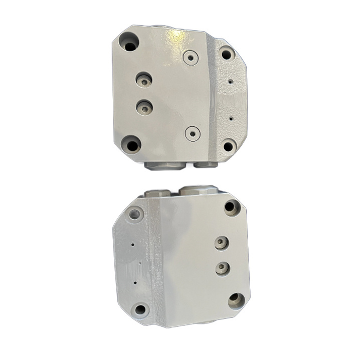 Balance valve for travel motor