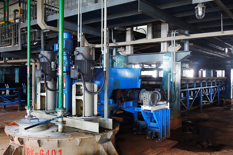 Filter press and conveyor belt