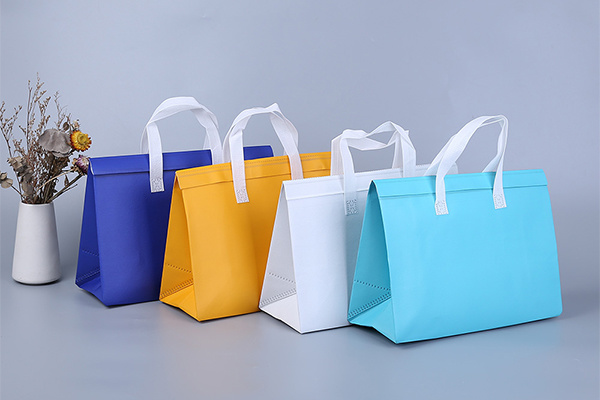 What are the functions and uses of insulation bags