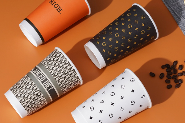 What is the difference between plastic cups and paper cups?