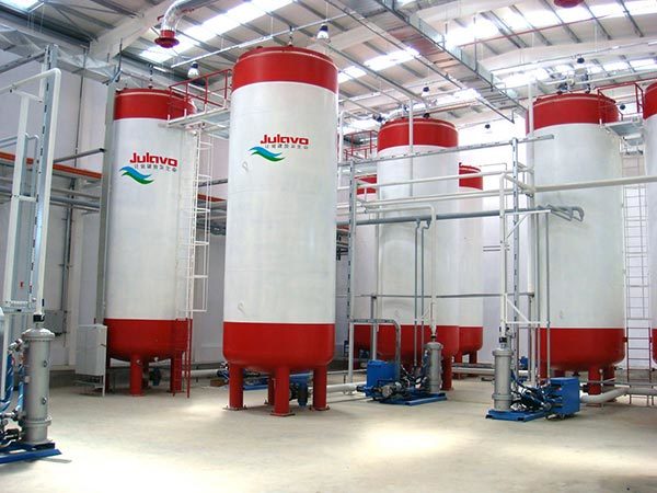 Isocyanate storage tank