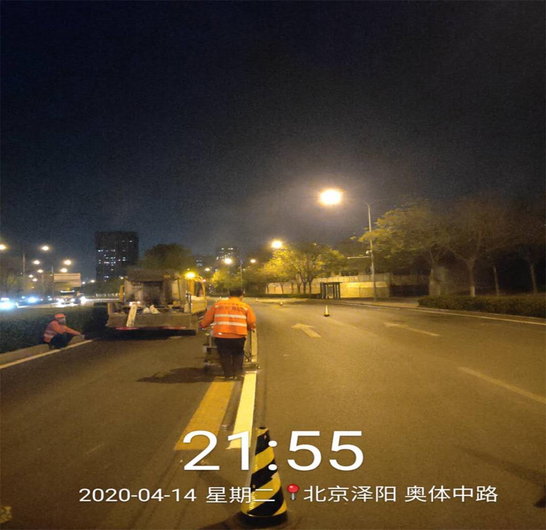 濟南施工現(xiàn)場加班中
