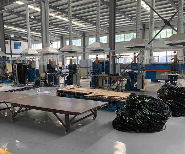 What kinds of molding process do foam sealing strip products have?