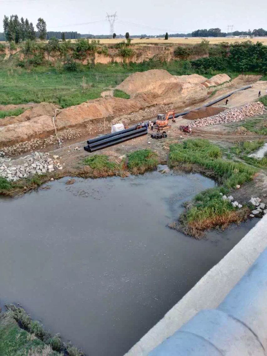 Construction Site of Large Diameter PE Water Supply Pipe in Hebei Town