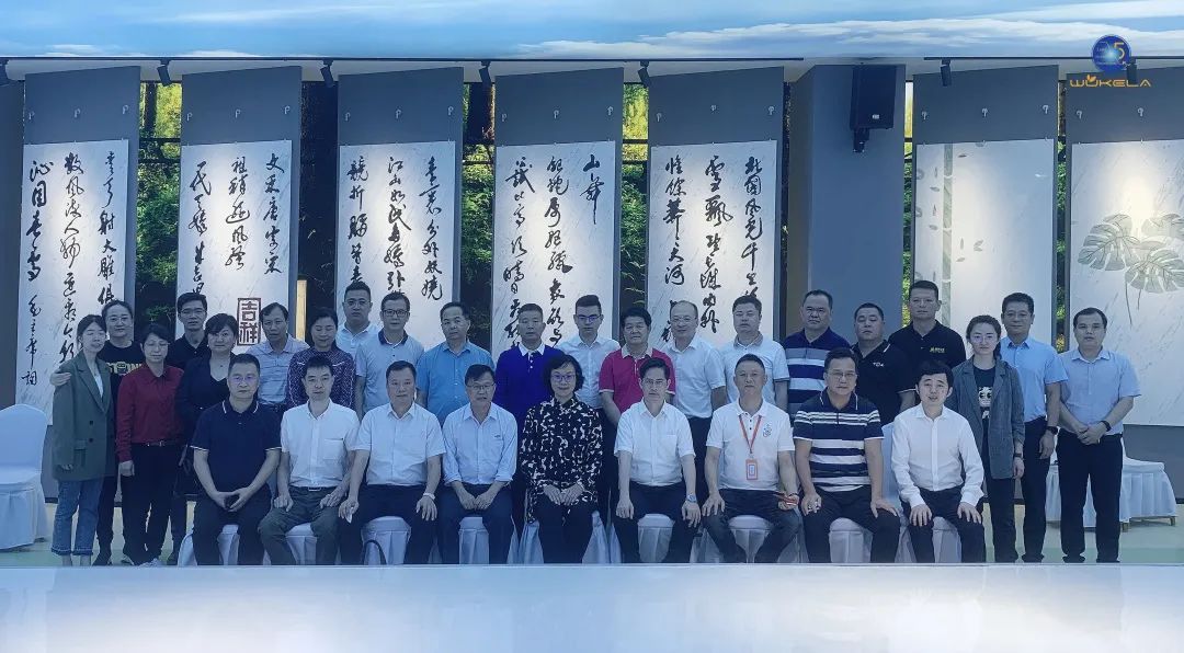 Yunfu CPPCC Chairman Liang Lixian Vice Mayor Liang Donghai led a delegation to visit Fujian 5 karat Stone Industry Co., Ltd.