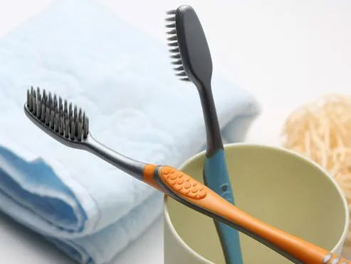 牙刷的日常清洁和保养