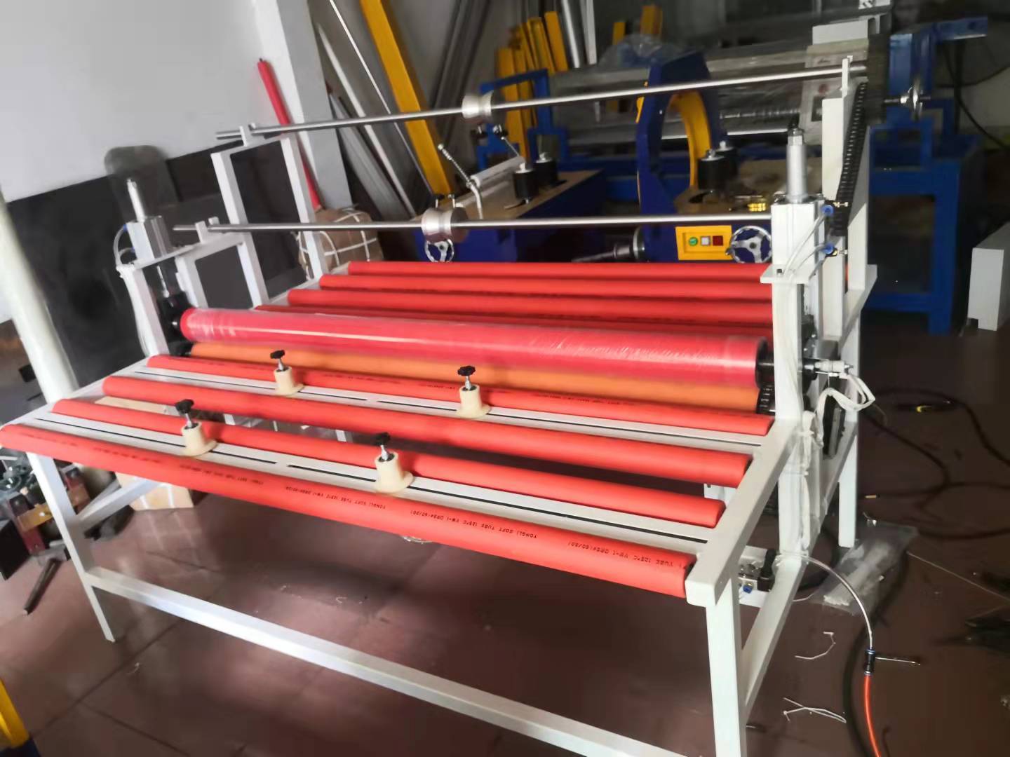 1800 wide aluminum plate large flat double-sided film laminating machine 1800 wide aluminum plate large flat double-sided film laminating machine