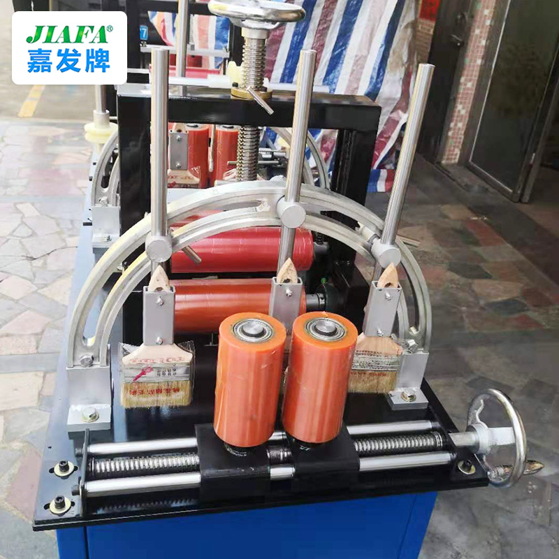 Multifunctional film laminating machine with three dragon gate frames (with brush) Multifunctional film laminating machine with three dragon gate frames (with brush)