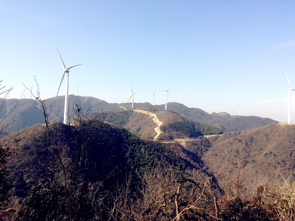 临湘窑坡山风电场叶片运输途中的电力线路改造工程