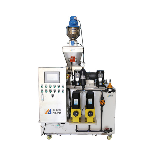 Intelligent dry powder mixing ratio injection system