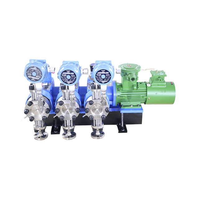 Three-head continuous metering pump