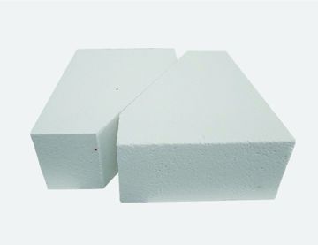 Re-sintered electric fused zircon mullite bricks