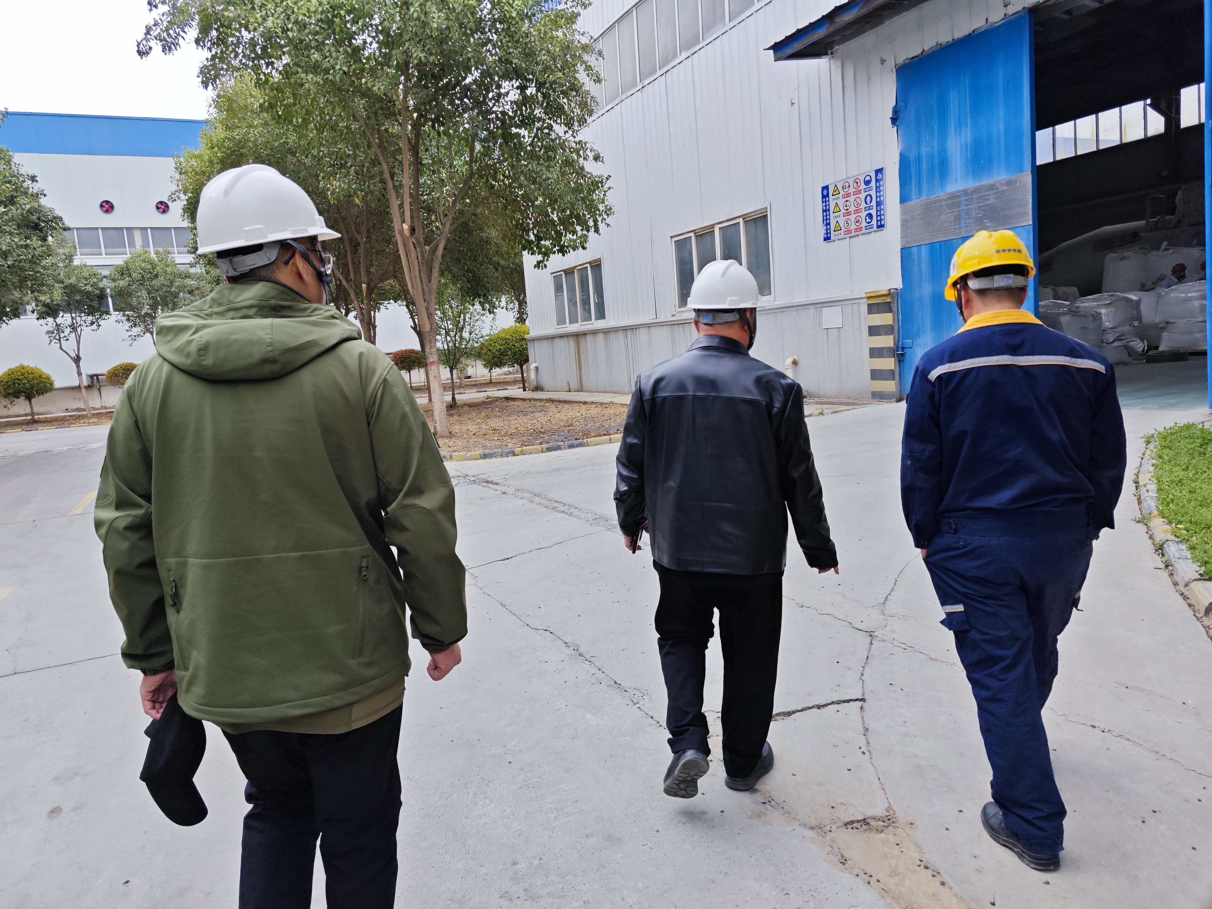 Tangshan Shibang general manager personally to the customer on-site guidance, deepen technical services