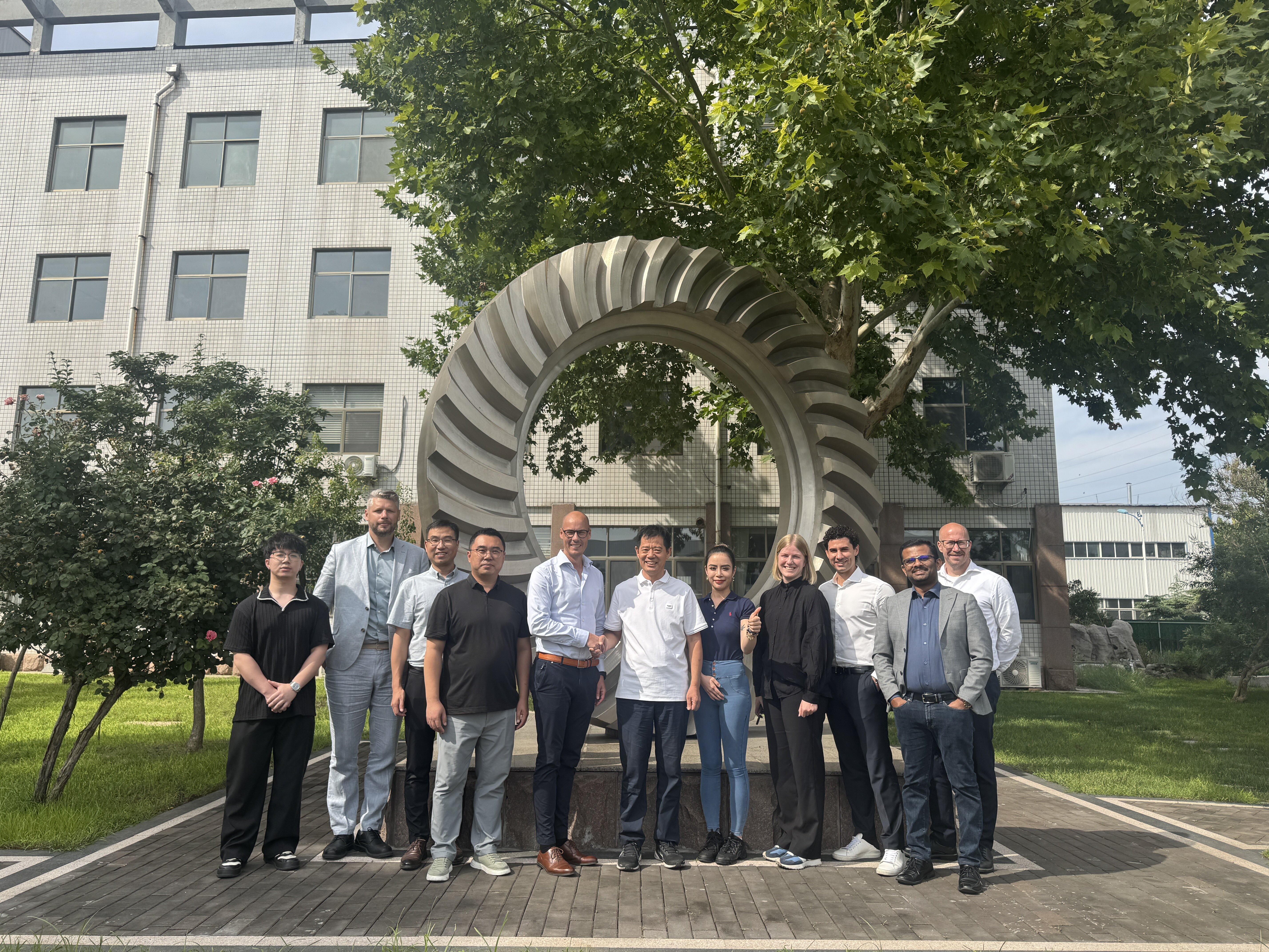 Scania Delegation Visits Qingzhou Jianfu Gear to Discuss Cooperation on Custom Ring and Pinion Gears, Spiral Bevel Gears