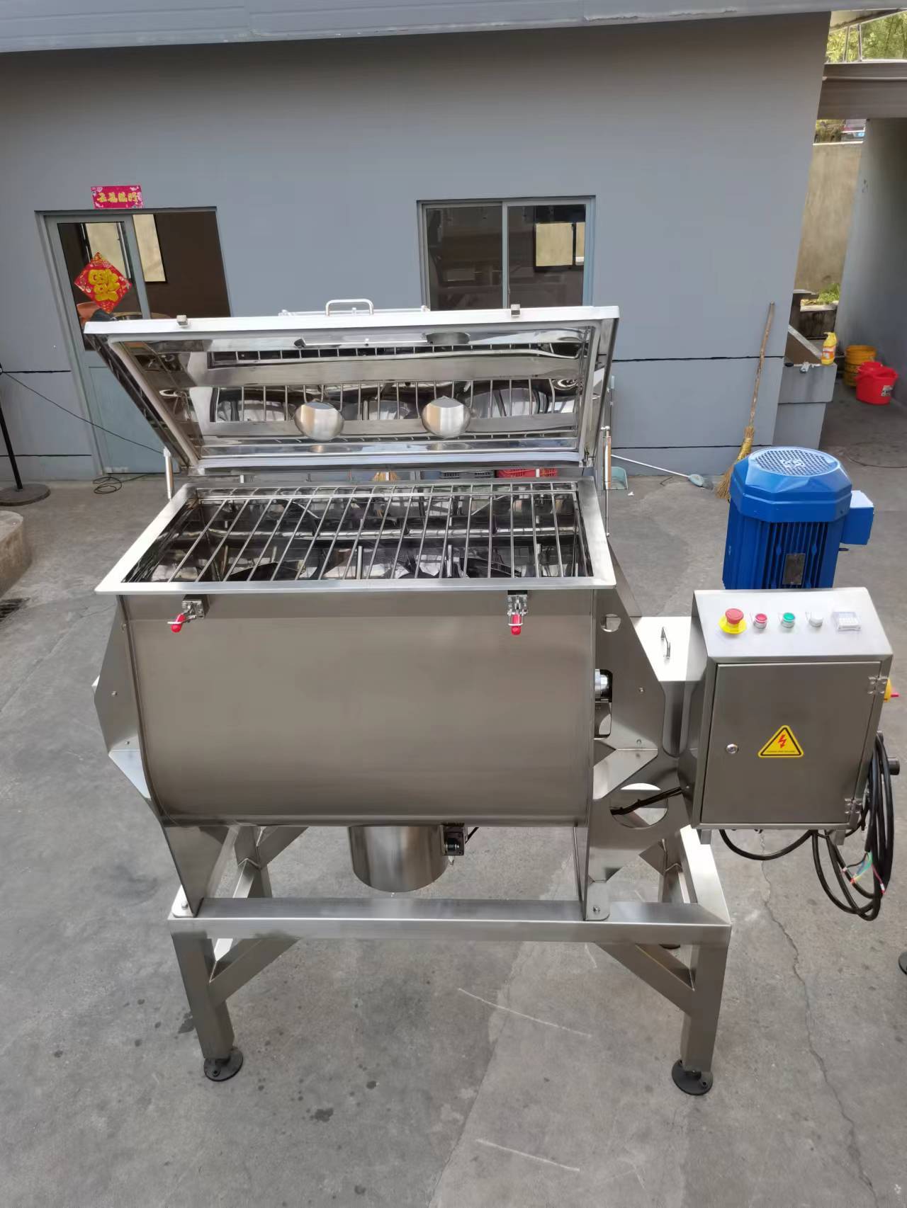 Understanding Industrial Ribbon Mixers: Essential Tools for Effective Material Blending