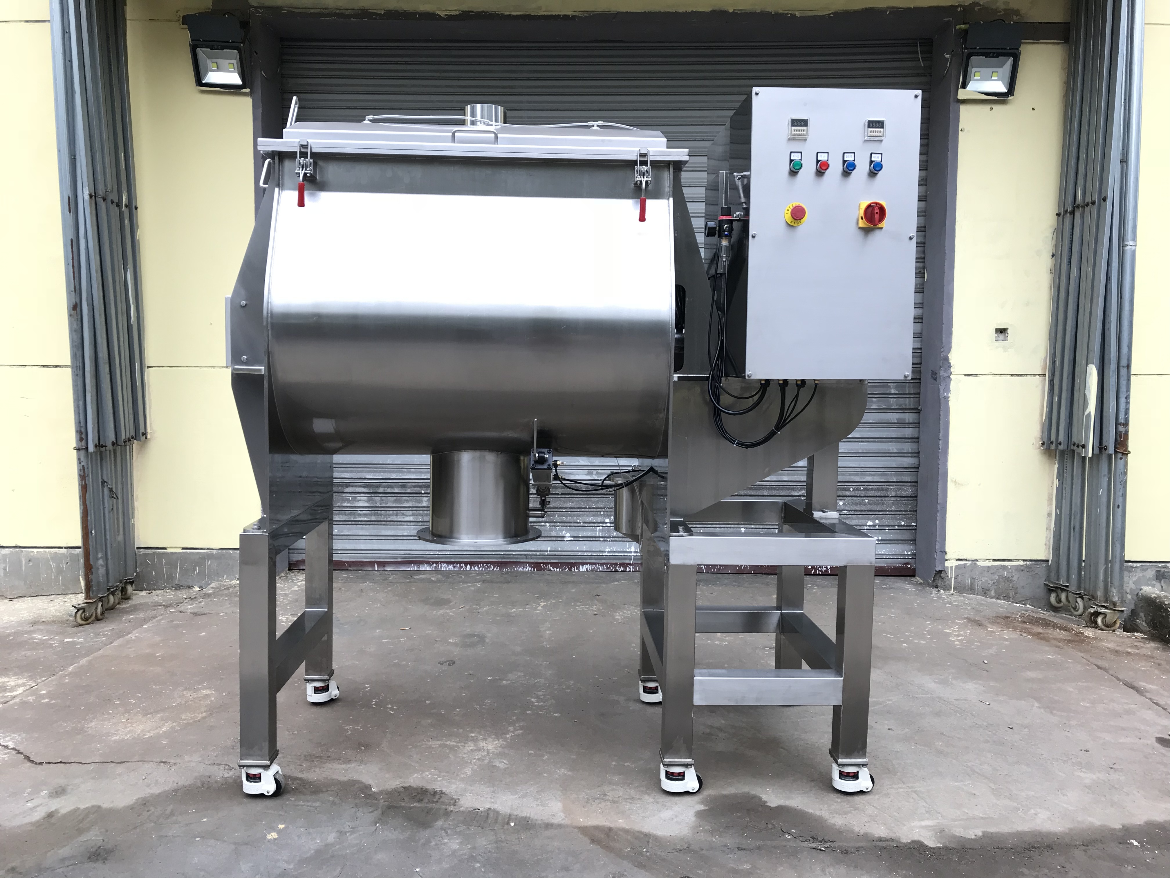 The Evolution of Mixing Machinery: Horizontal Paddle Mixers at the Forefront