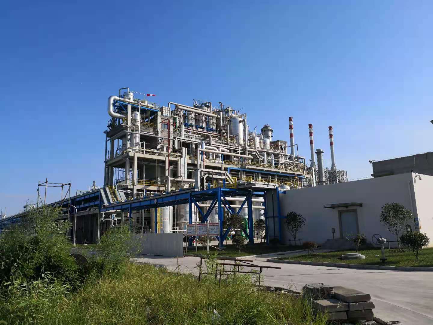 双氧水装置的技术、安全与应用的多维透视
