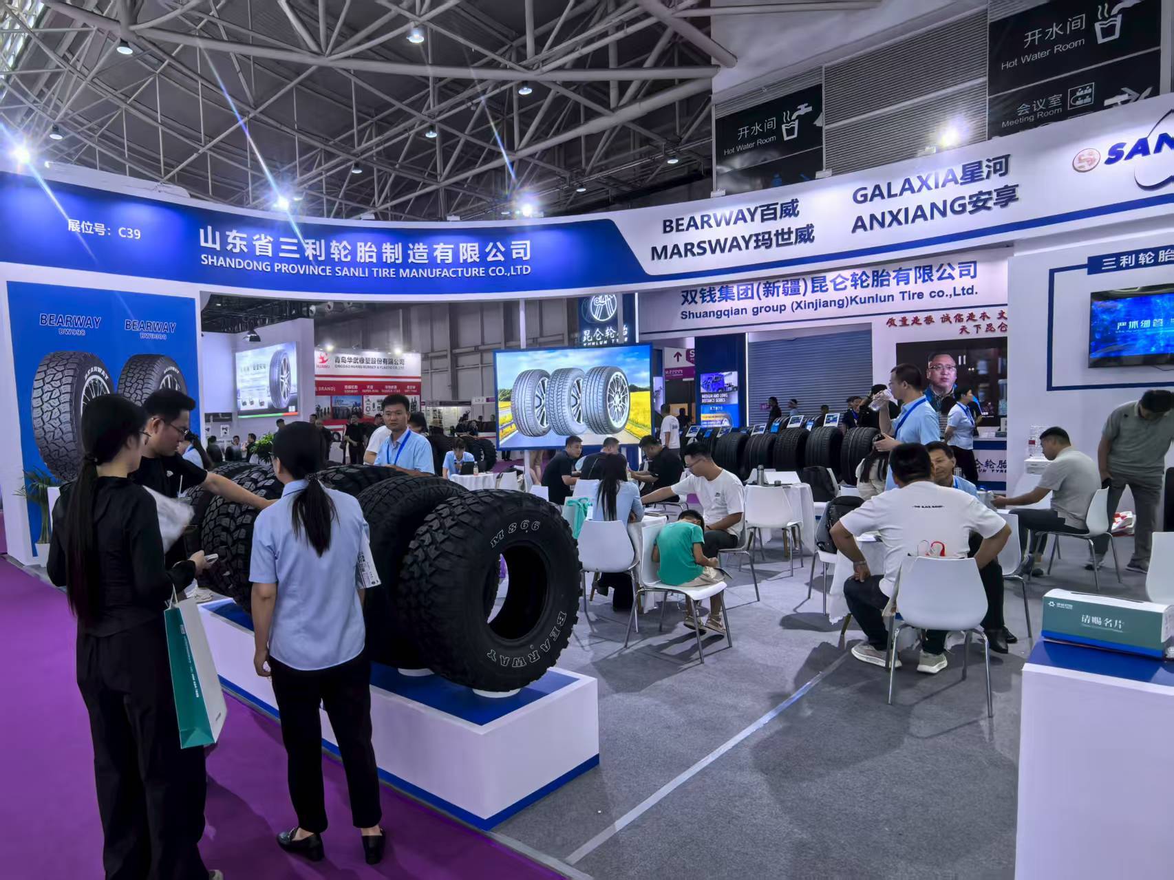 7月10日我公司参加第22届中国国际轮胎暨车轮（青岛）展览会