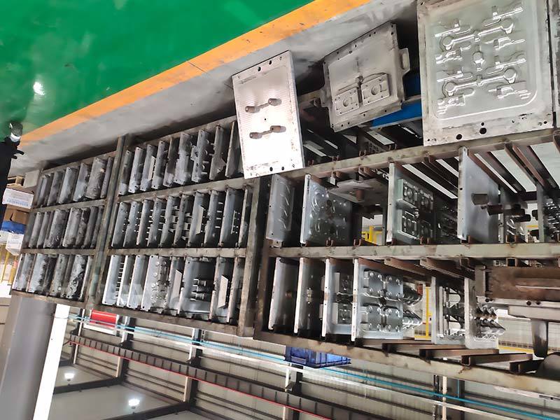 Mold placement rack
