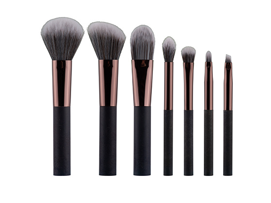 Classification of uses of makeup brushes