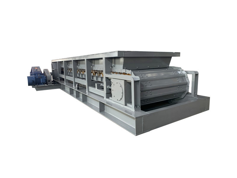 Heavy chain plate type feeding box