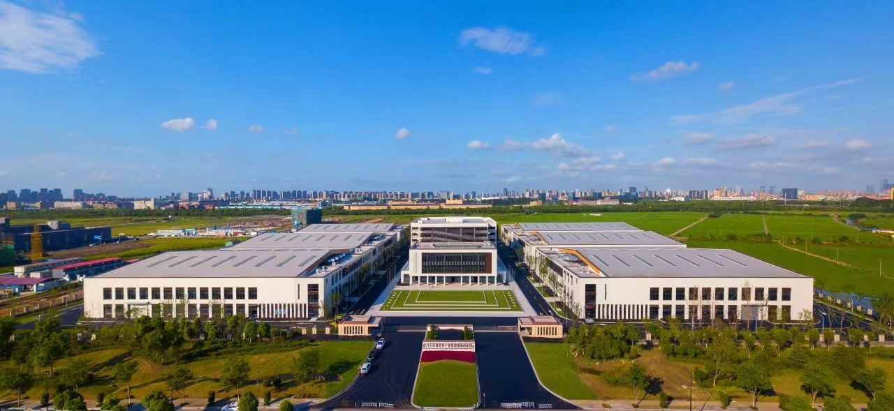 In the golden October, the scenery is splendid, and the city is filled with the enchanting fragrance of osmanthus. Zhuochuang Manufacturing writes a new chapter of innovation, moving forward with poise to expand its horizons.