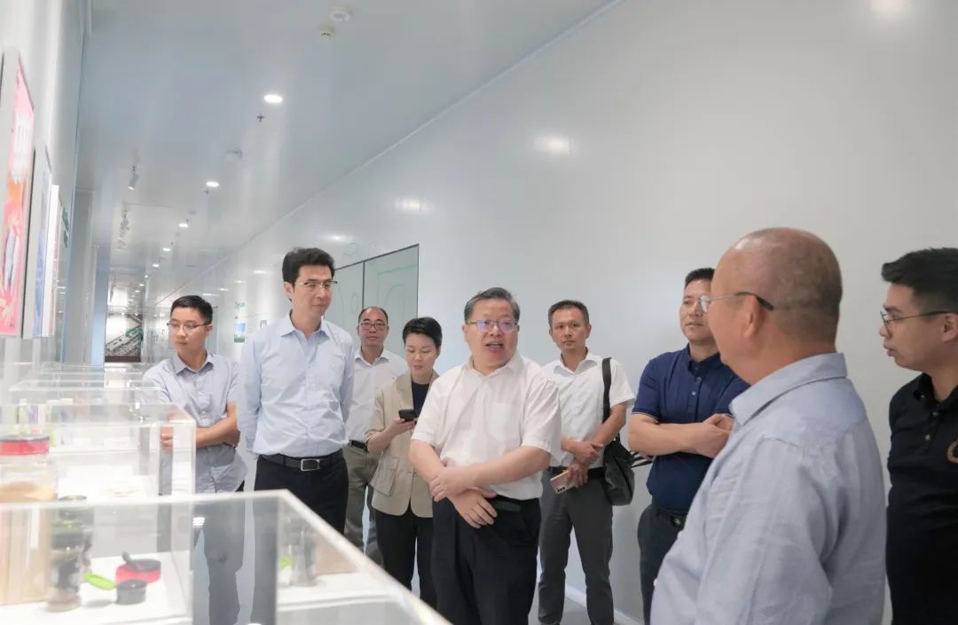 2022年，政協(xié)副主席&嘉興南湖學院黨委書記一行赴卓高泰（嘉興）材料科技有限公司考察