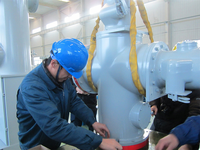 Maintenance and technical crews from the Maintenance Sector of State Grid Shandong Electric Power Company are undergoing practical training