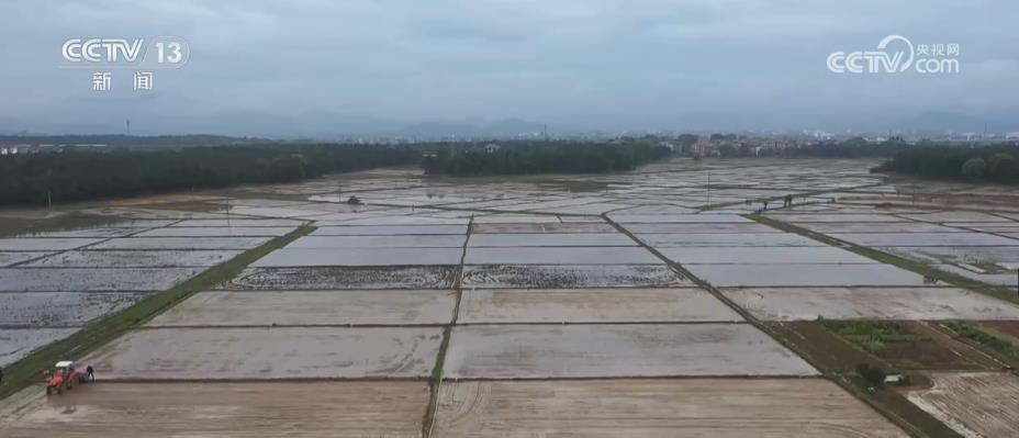 各地推廣農(nóng)業(yè)新機(jī)械、新技術(shù) 高效播種提高早稻春播質(zhì)量