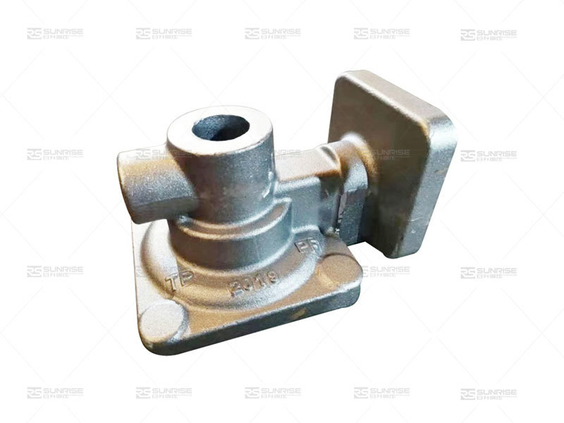 Auxiliary valve body