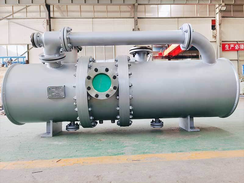 The function of the steam seal extractor is to make the leakage pipeline of the front and rear shaft seals of the steam turbine slightly negative pressure