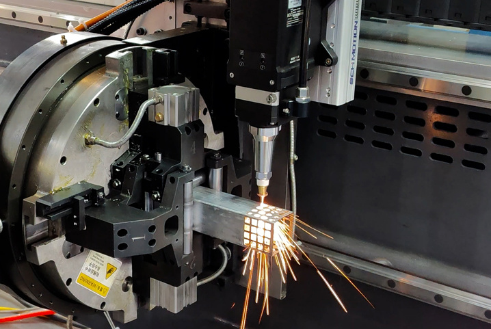 The difference between CO2 laser cutting machine and fiber laser cutting machine