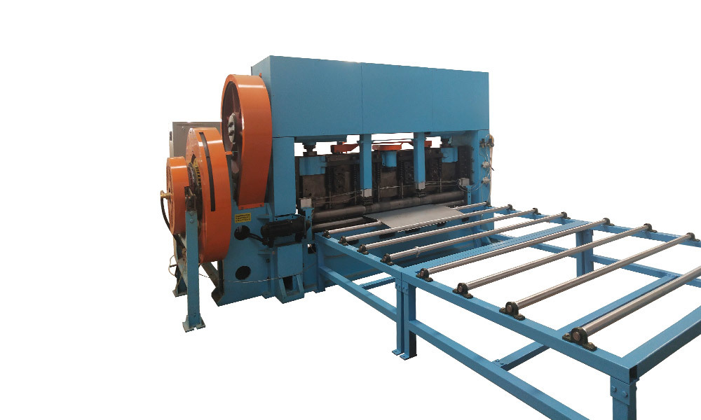 Steel plate mesh machine