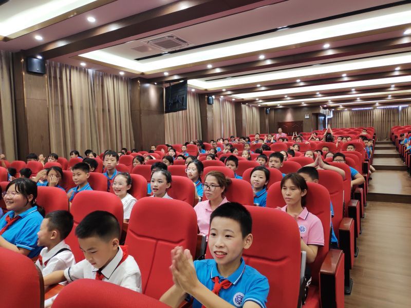 南宁市良庆区琼林学校