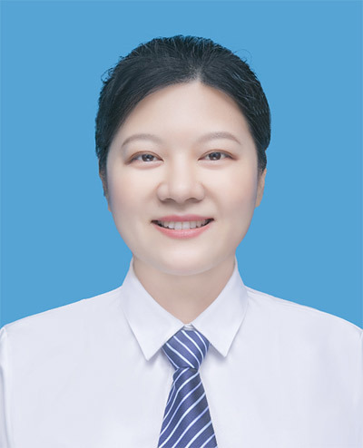 闭黎英