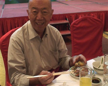 世界河蟹之父出席梁子湖河蟹文化節(jié)