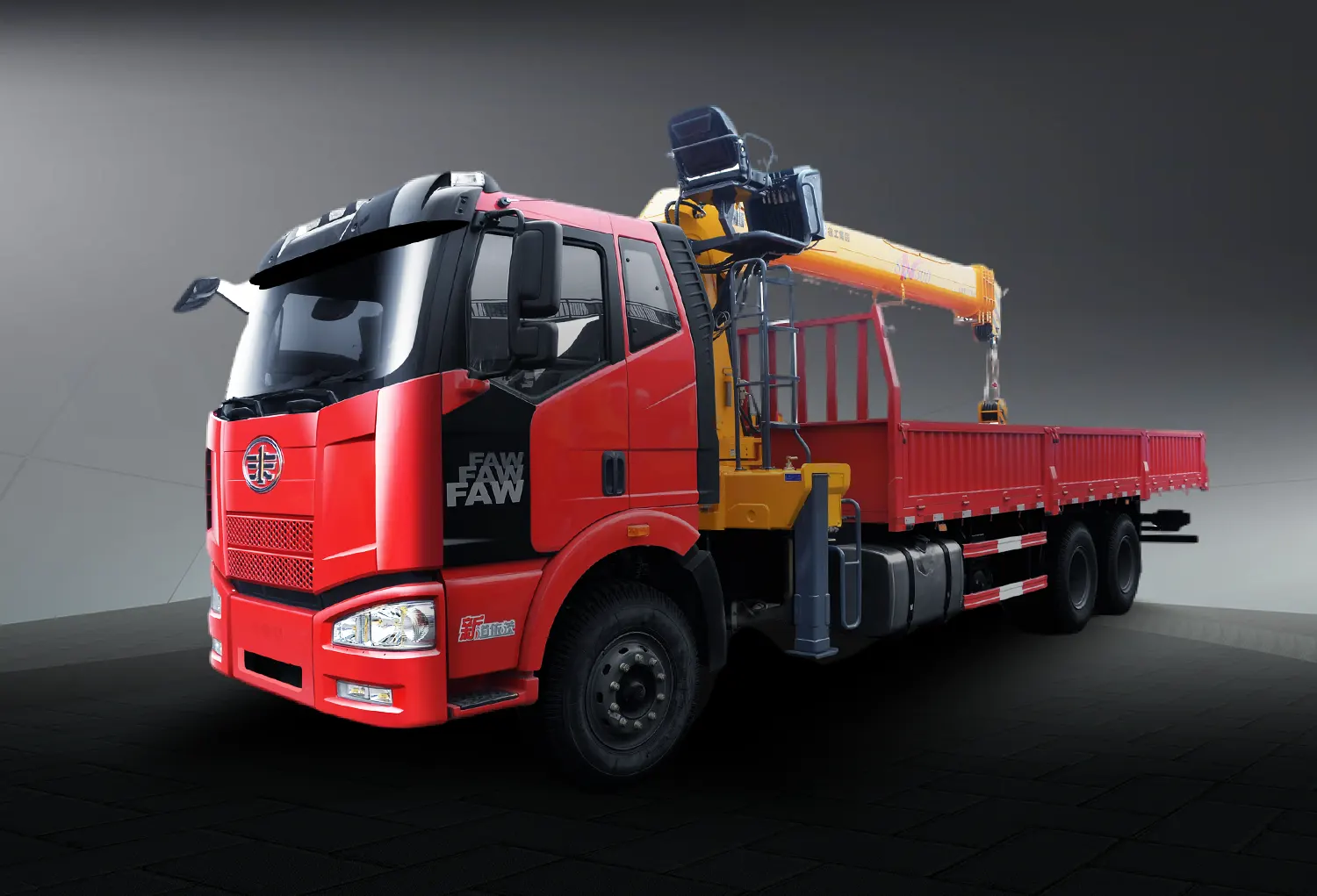 J6P 6 x 4 truck-mounted crane