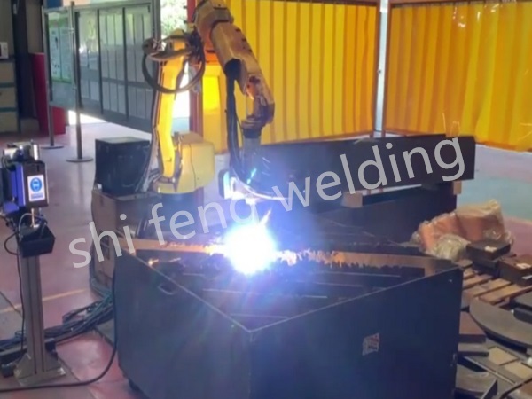 Intelligent Cutting Robot Workstation