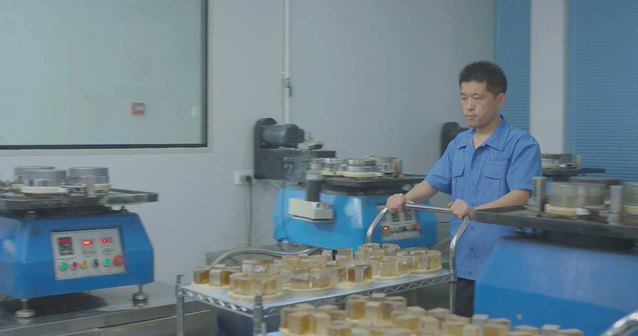Fine grinding workshop