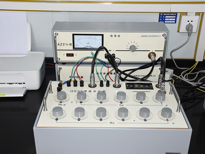 Qs37型高压电桥指令仪器