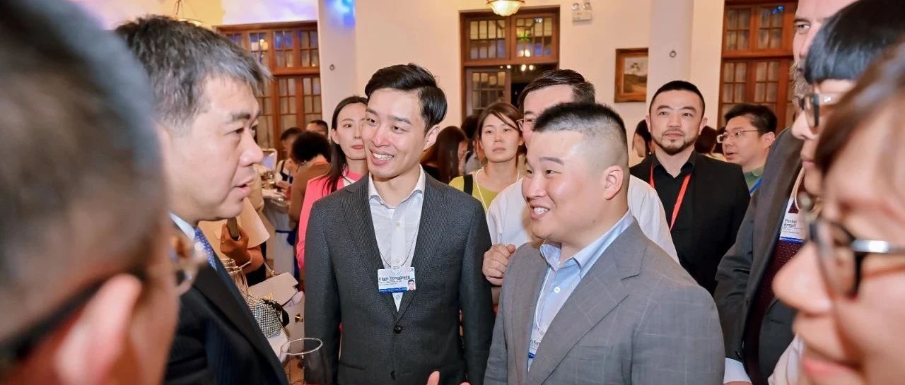 夏季達(dá)沃斯論壇專訪 | 胡鹍輝：攜起手來才能實現(xiàn)共贏
